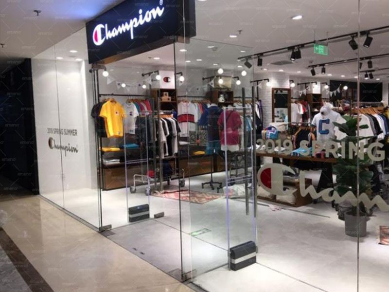 تم تركيب جهاز مضاد لسرقة الملابس AM9800 في متجر Champion Clothing Store